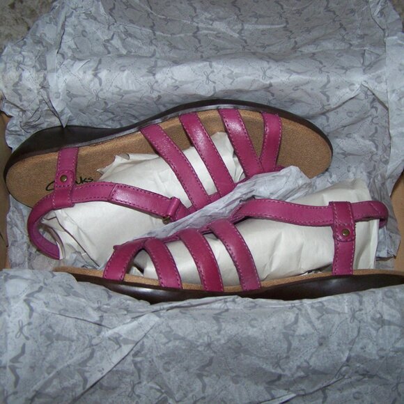 Clarks Raspberry Sandal 6.5 M - Picture 2 of 4